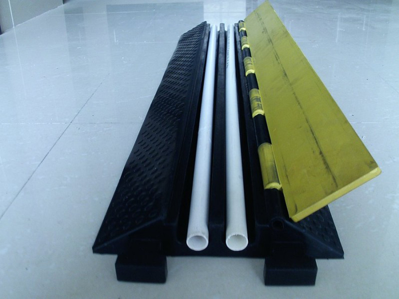 2 channel Rubber Cable Ramp Protector 05
